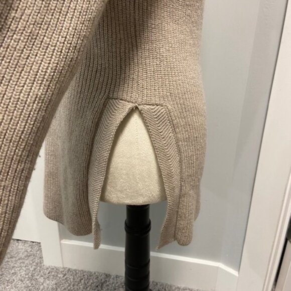 Aritzia Wilfred Italian Yarn 100% Wool Taupe Sweater with Side Slits - Size S - Picture 4 of 8